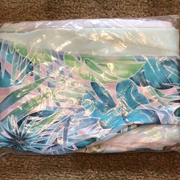 Nike leggings size Large NEW!!! - Picture 2 of 3